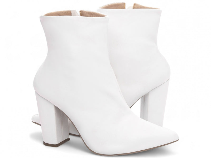 Bota Cano Curto em Napa Branco com Salto Encapado