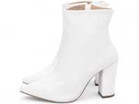 Bota Cano Curto em Napa Branco com Salto Encapado