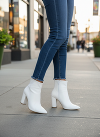 Bota Cano Curto em Napa Branco com Salto Encapado