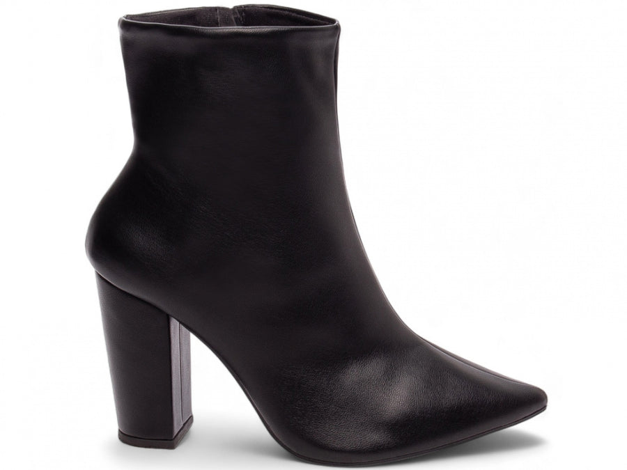 Bota Cano Curto em Napa Preto com Salto de 9 cm