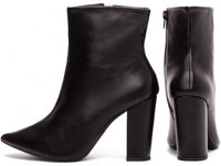Bota Cano Curto em Napa Preto com Salto de 9 cm