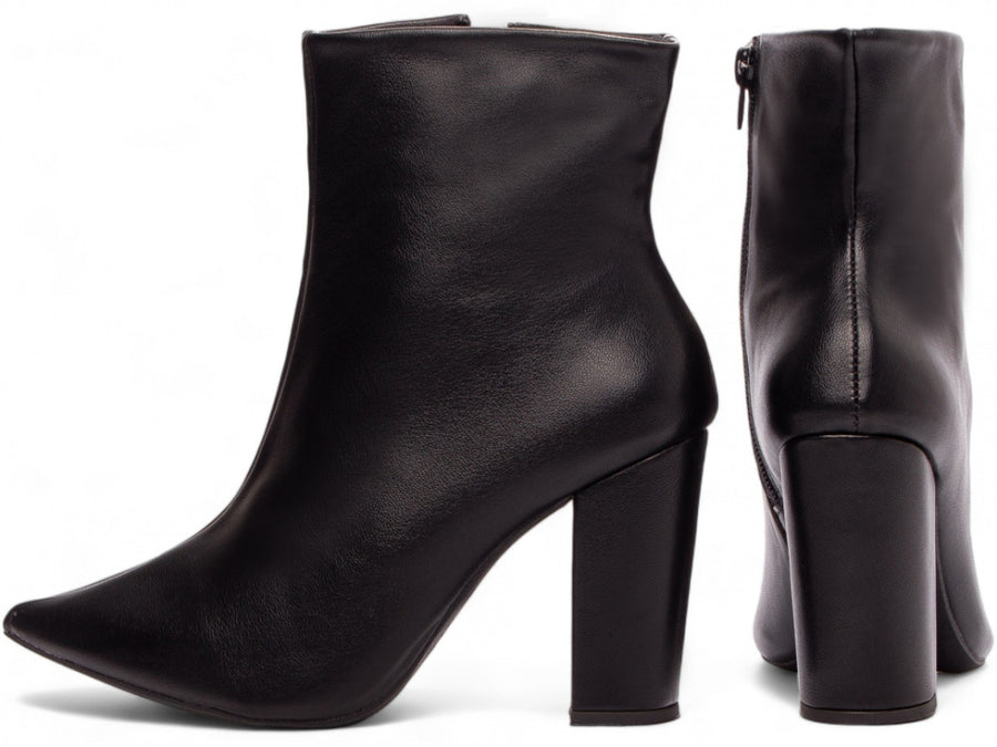 Bota Cano Curto em Napa Preto com Salto de 9 cm