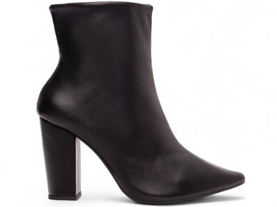 Bota Cano Curto em Napa Preto com Salto de 9 cm