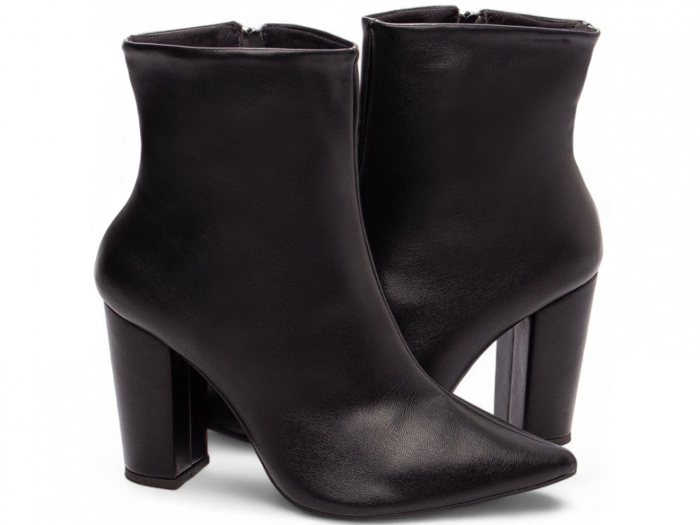 Bota Cano Curto em Napa Preto com Salto de 9 cm