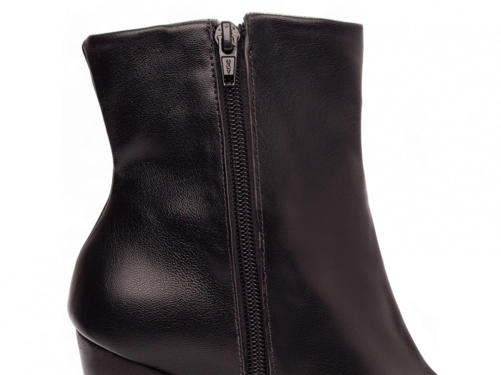 Bota Cano Curto em Napa Preto com Salto de 9 cm