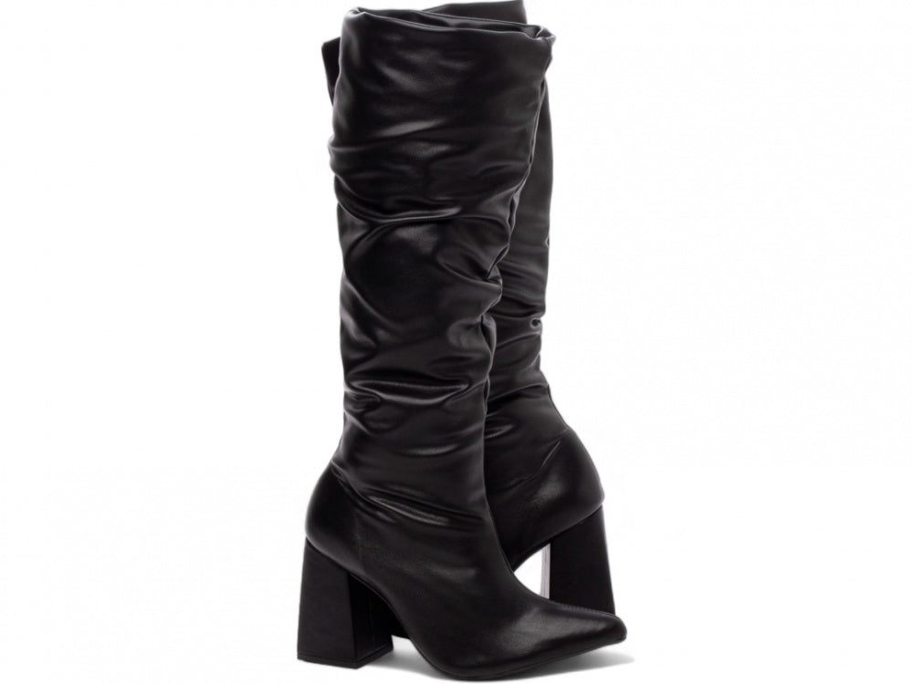 Bota Franzida Feminina de Napa Preto com Salto Alto