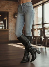 Bota Franzida Feminina de Napa Preto com Salto Alto