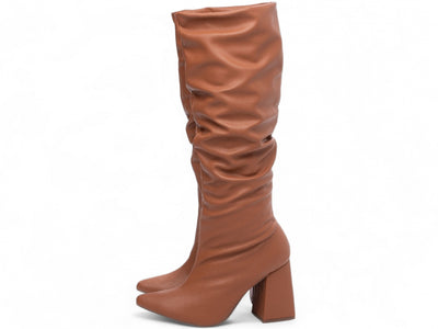 Bota Franzida Feminina em Napa Caramelo