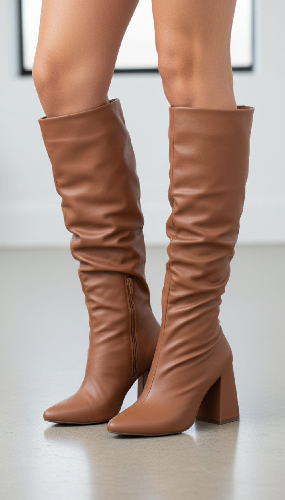 Bota Franzida Feminina em Napa Caramelo