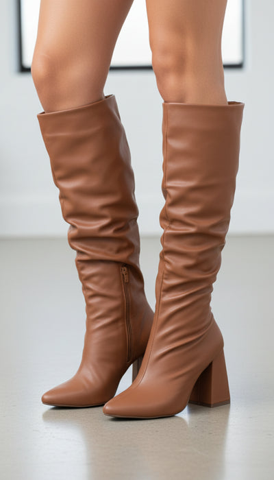 Bota Franzida Feminina em Napa Caramelo