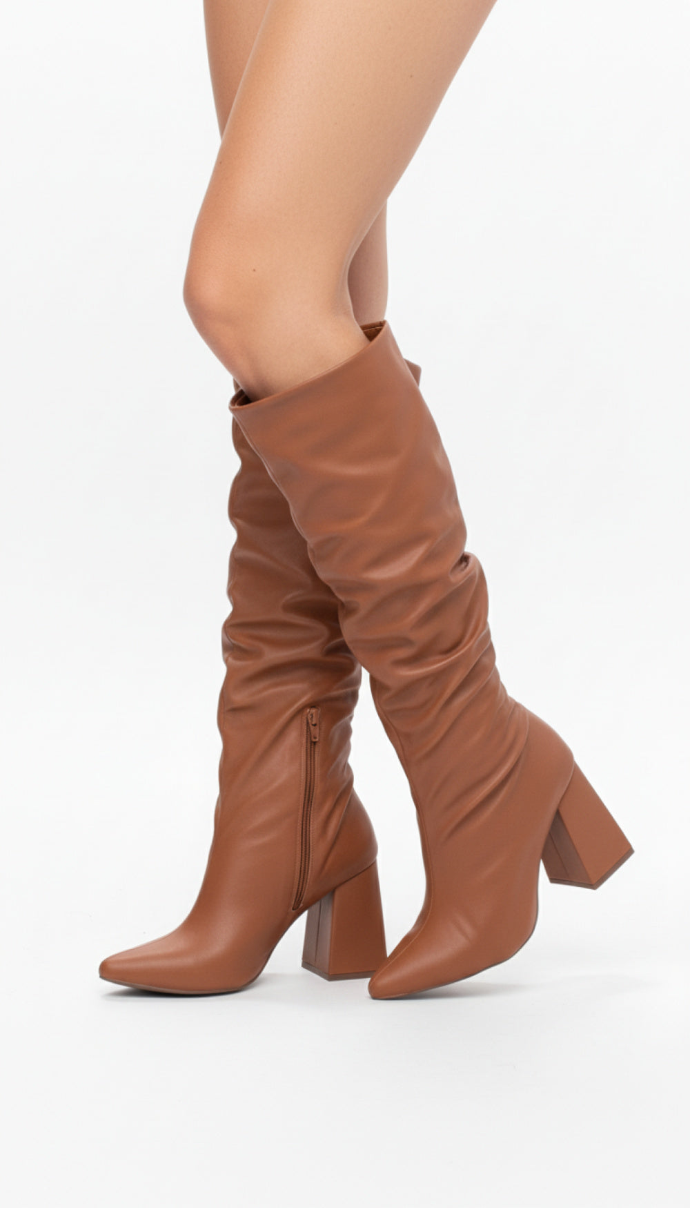 Bota Franzida Feminina em Napa Caramelo