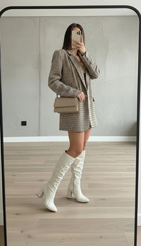 Bota Franzida Feminina Off White em Napa