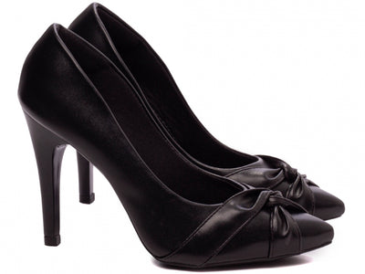Sapato Scarpin Bico Fino Preto com Tiras em Nó