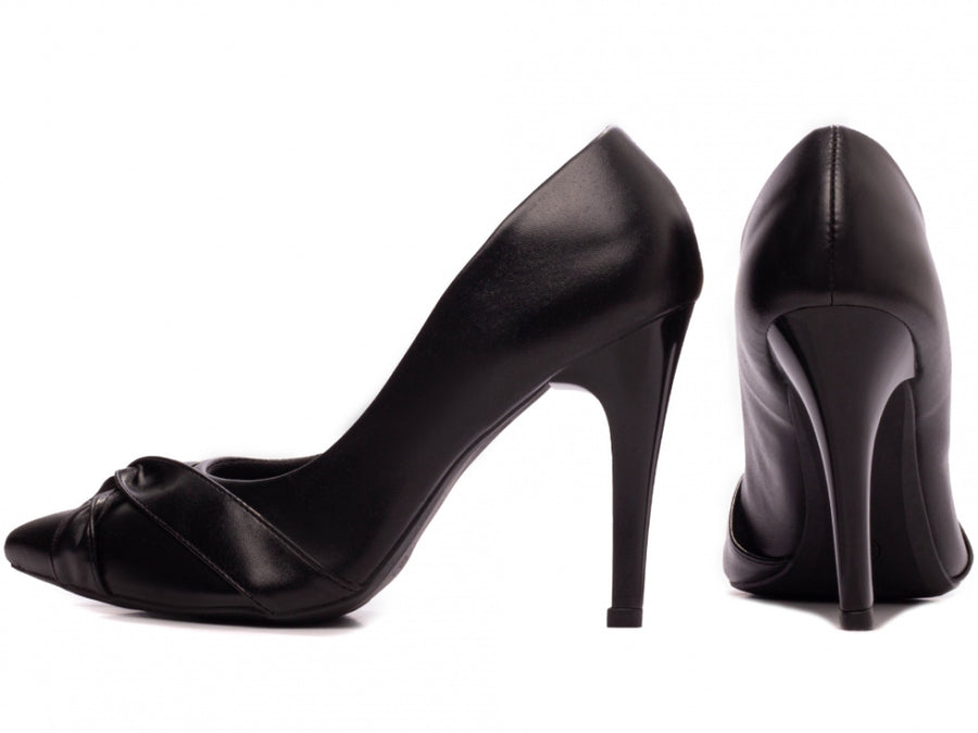 Sapato Scarpin Bico Fino Preto com Tiras em Nó