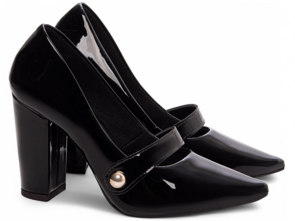 Sapato Scarpin com Aplique Dourado
