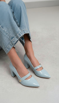 Sapato Scarpin Verniz Azul com Aplique Dourado