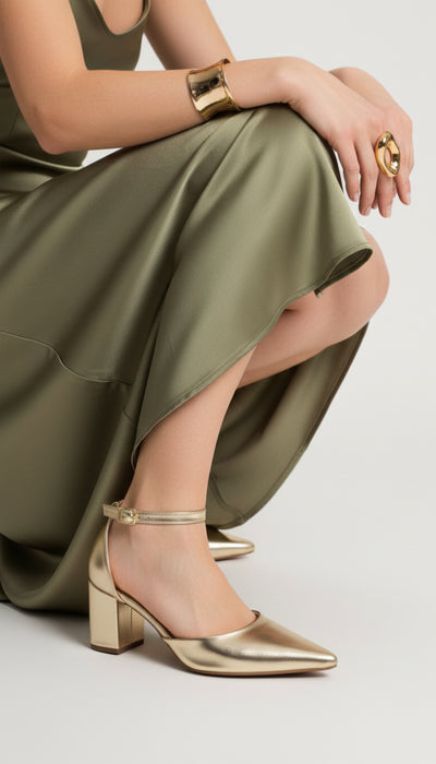 Sapato Scarpin em Napa Dourada