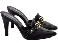 Sapato Scarpin Mule em Napa Preto com Fivelas Douradas