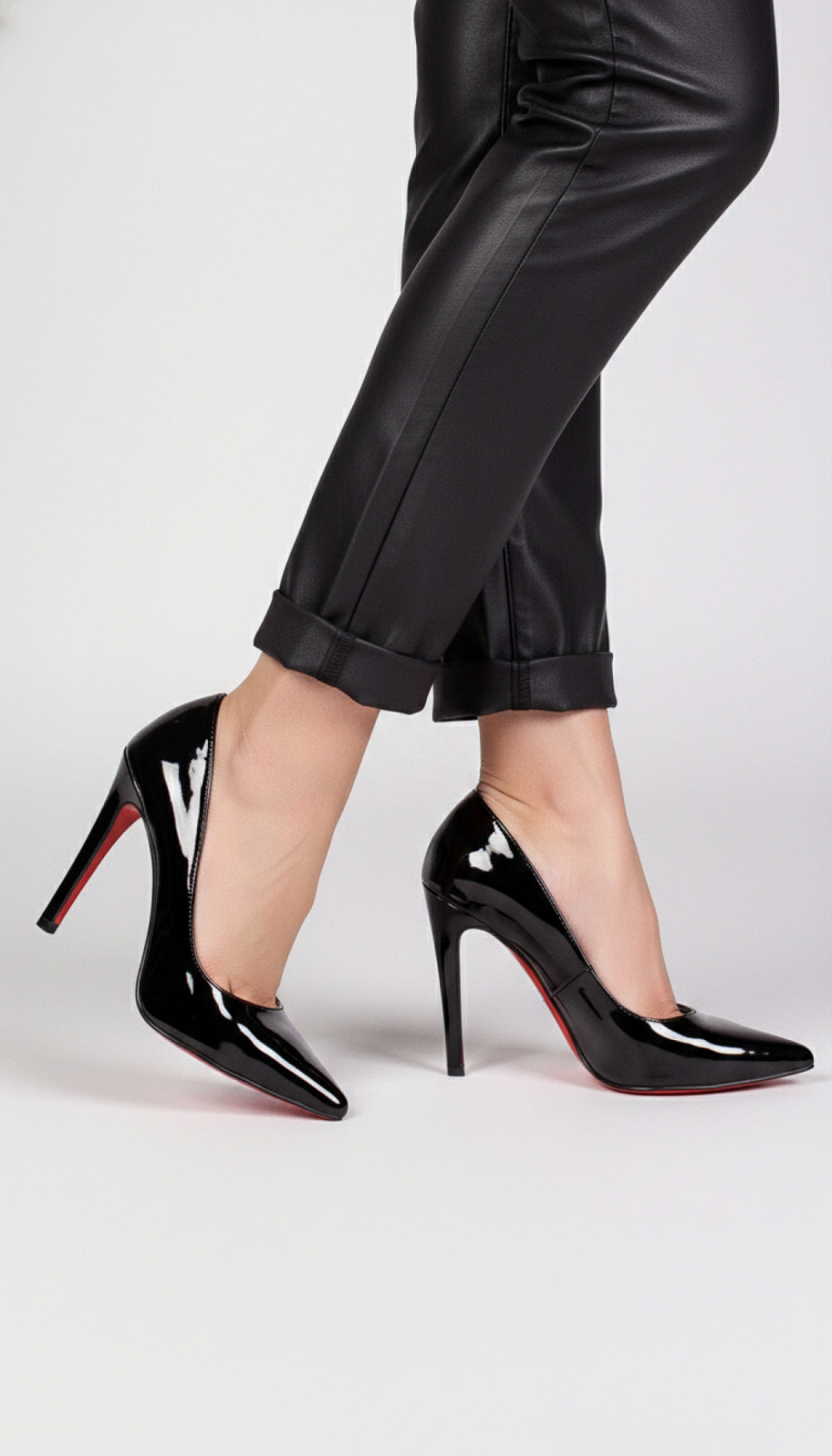 Sapato Scarpin Salto 12 em Verniz Preto