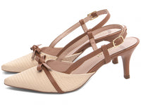 Sapato Scarpin Slingback Caramelo e Bege com Fivela Dourada