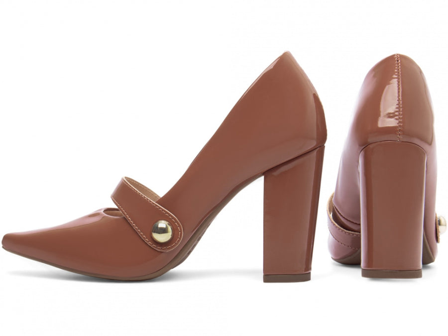 Sapato Scarpin Verniz Caramelo com Aplique Lateral Dourado