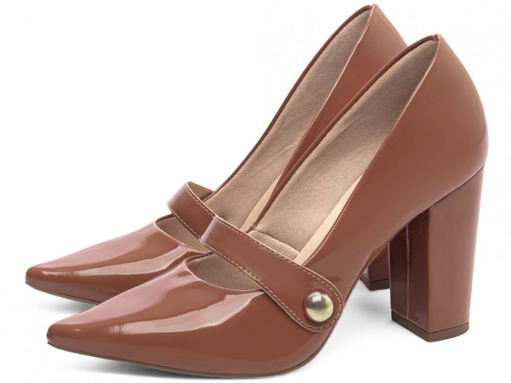 Sapato Scarpin Verniz Caramelo com Aplique Lateral Dourado
