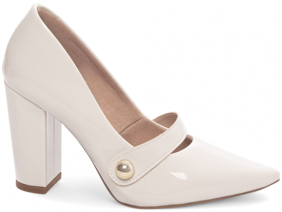 Sapato Scarpin Verniz Off White com Aplique Lateral Dourado