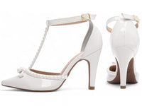 Sapato Scarpin Verniz Off White com Pérola