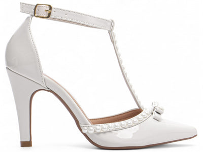 Sapato Scarpin Verniz Off White com Pérola