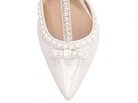 Sapato Scarpin Verniz Off White com Pérola