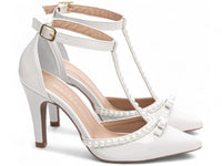 Sapato Scarpin Verniz Off White com Pérola