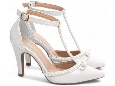 Sapato Scarpin Verniz Off White com Pérola