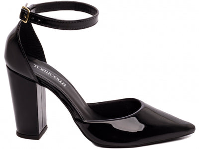 Sapato Scarpin Verniz Preto com Fivela Dourada