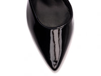 Sapato Scarpin Verniz Preto com Fivela Dourada