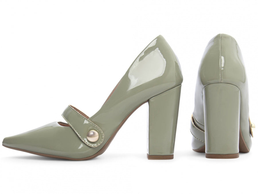 Sapato Scarpin Verniz Verde com Aplique Dourado