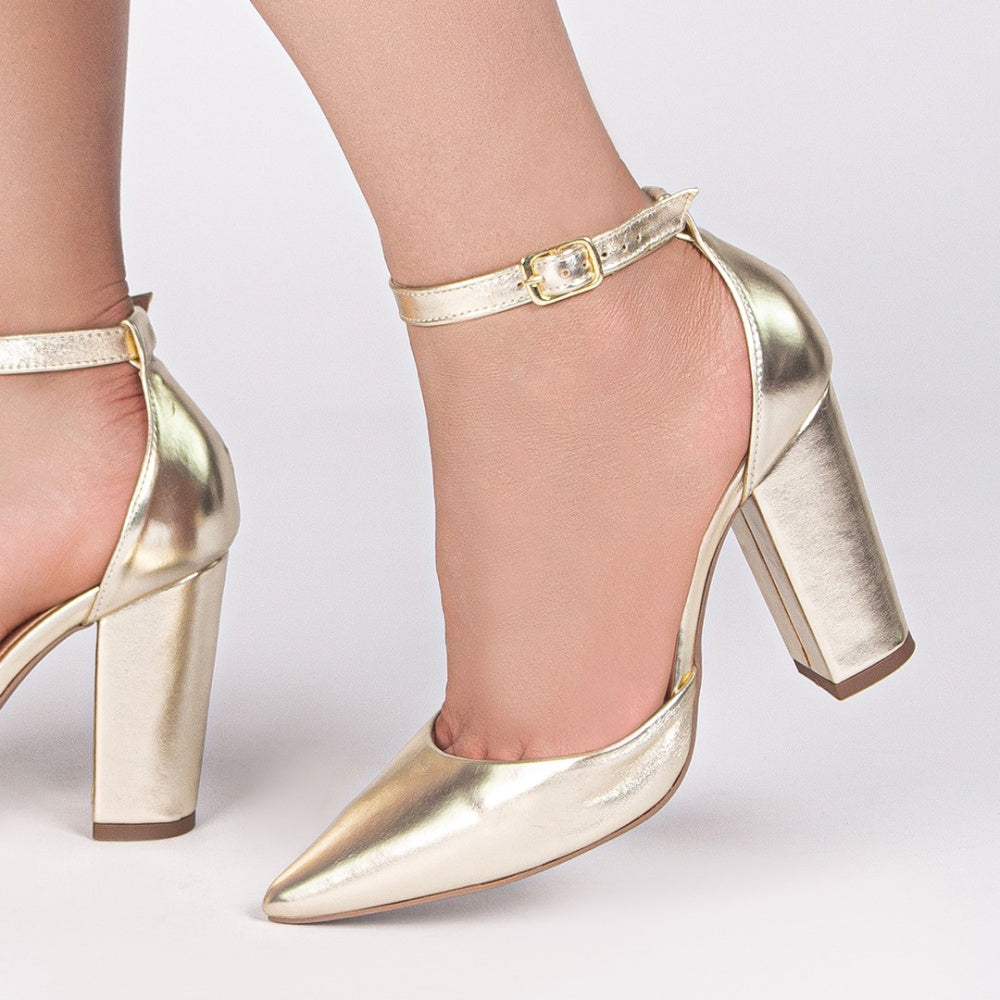Scarpin Feminino Dourado Elegância e Sofisticação