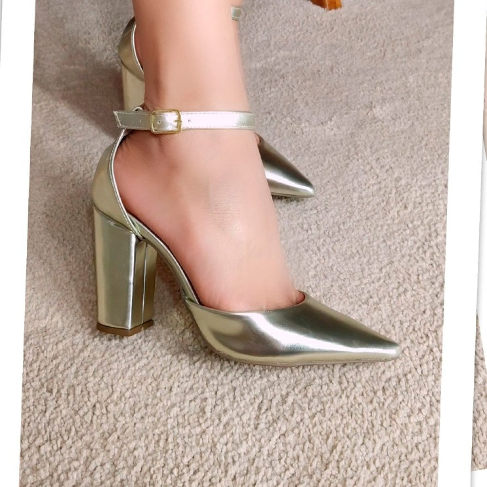 Scarpin Feminino Dourado Elegância e Sofisticação